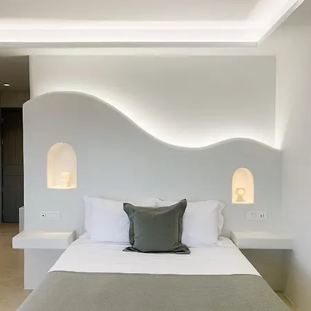 Mod Santorini Vegan Accommodation Fíra